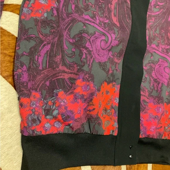 Fabletics Ithaca Floral Bomber Jacket Size Medium - Picture 7 of 7